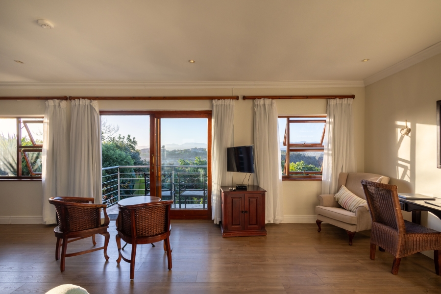 7 Bedroom Property for Sale in Bowtie Western Cape